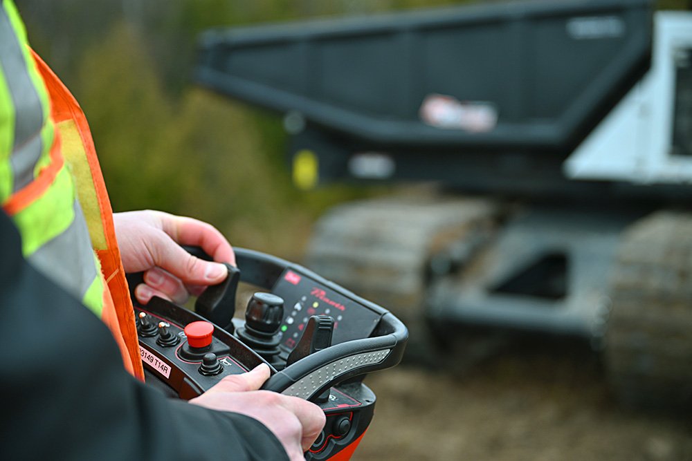 Remote-Controlled Solutions for Crawler Carriers Remote-Controlled Solutions for Crawler Carriers